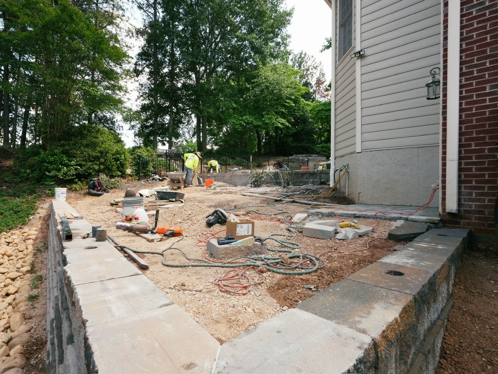 Retaining walls — construction
